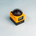Caméra 3D utilisée pour mesurer des volumes complexes dans un environnement industriel.
